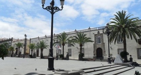 Площадь святой Анны в Лас-Пальмасе (Пласа-де-Санта-Анна).